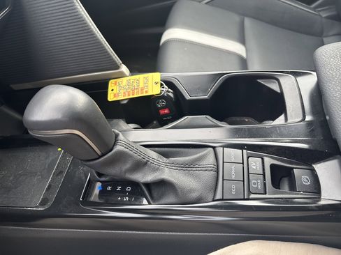 Used 2025 Toyota Camry SE image 23