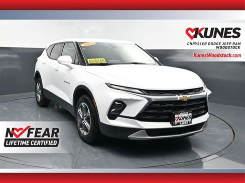 Used 2025 Chevrolet Blazer LT AWD/4WD image 1