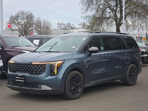 New 2025 Kia Carnival SX image 9