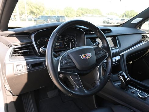 Used 2023 Cadillac XT5 Premium Luxury image 16