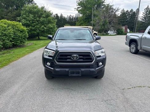 Used 2022 Toyota Tacoma SR5 w/ Technology Package AWD/4WD image 8