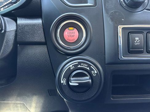 Used 2022 Nissan Titan SV image 16