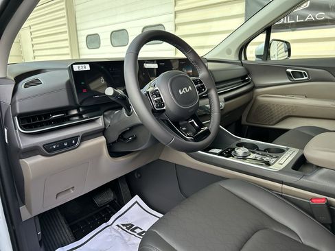 New 2026 Kia Carnival EX FWD image 9