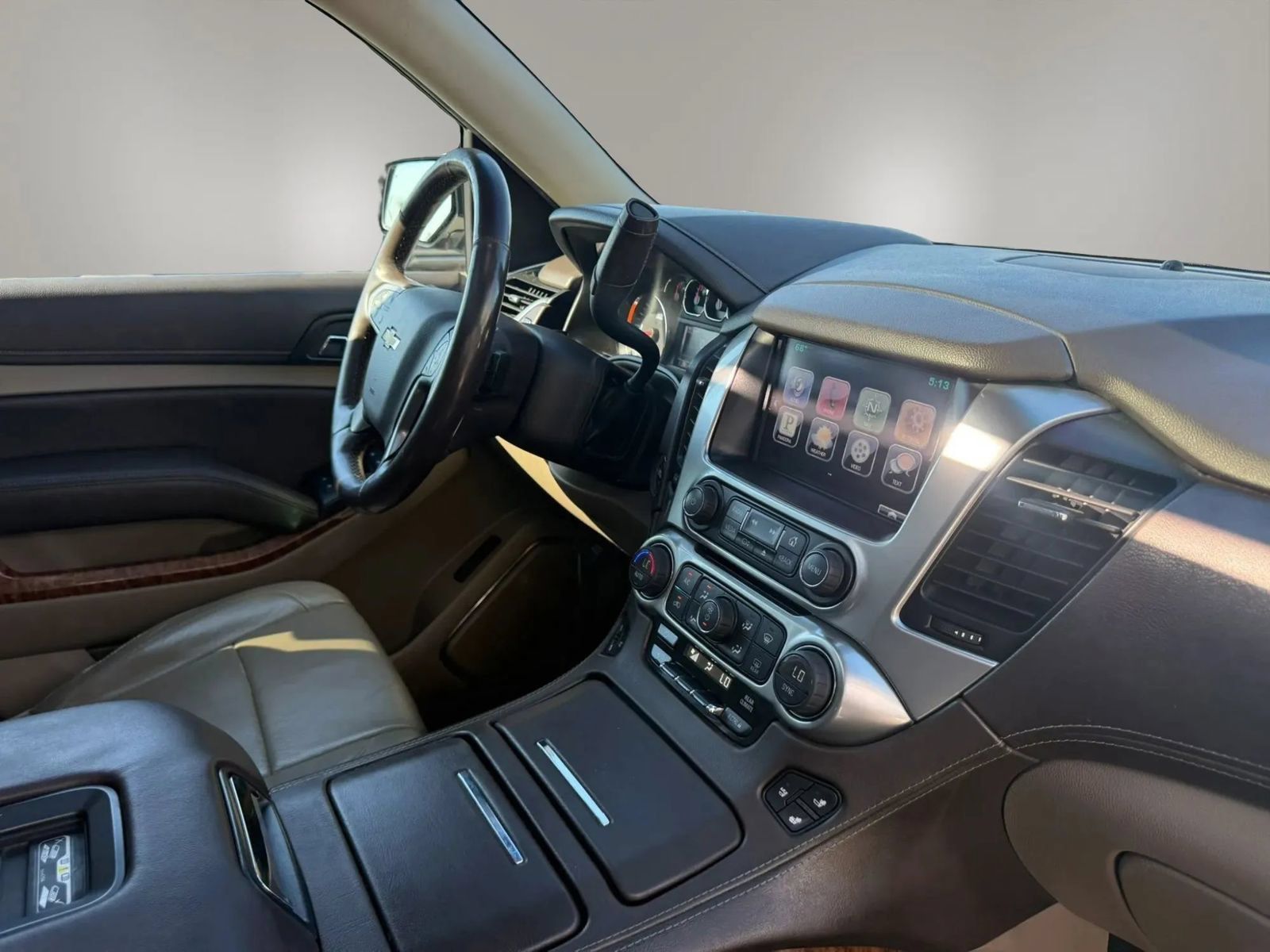 Used 2015 Chevrolet Suburban LTZ AWD/4WD image 58