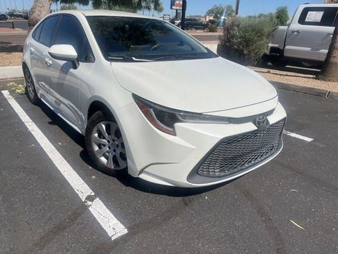 Used 2021 Toyota Corolla LE w/ Carpet Mat Package (TMS) FWD image 4