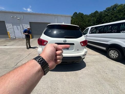 Used 2019 Nissan Pathfinder SL FWD image 13