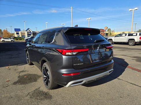 New 2025 Mitsubishi Outlander SEL image 7