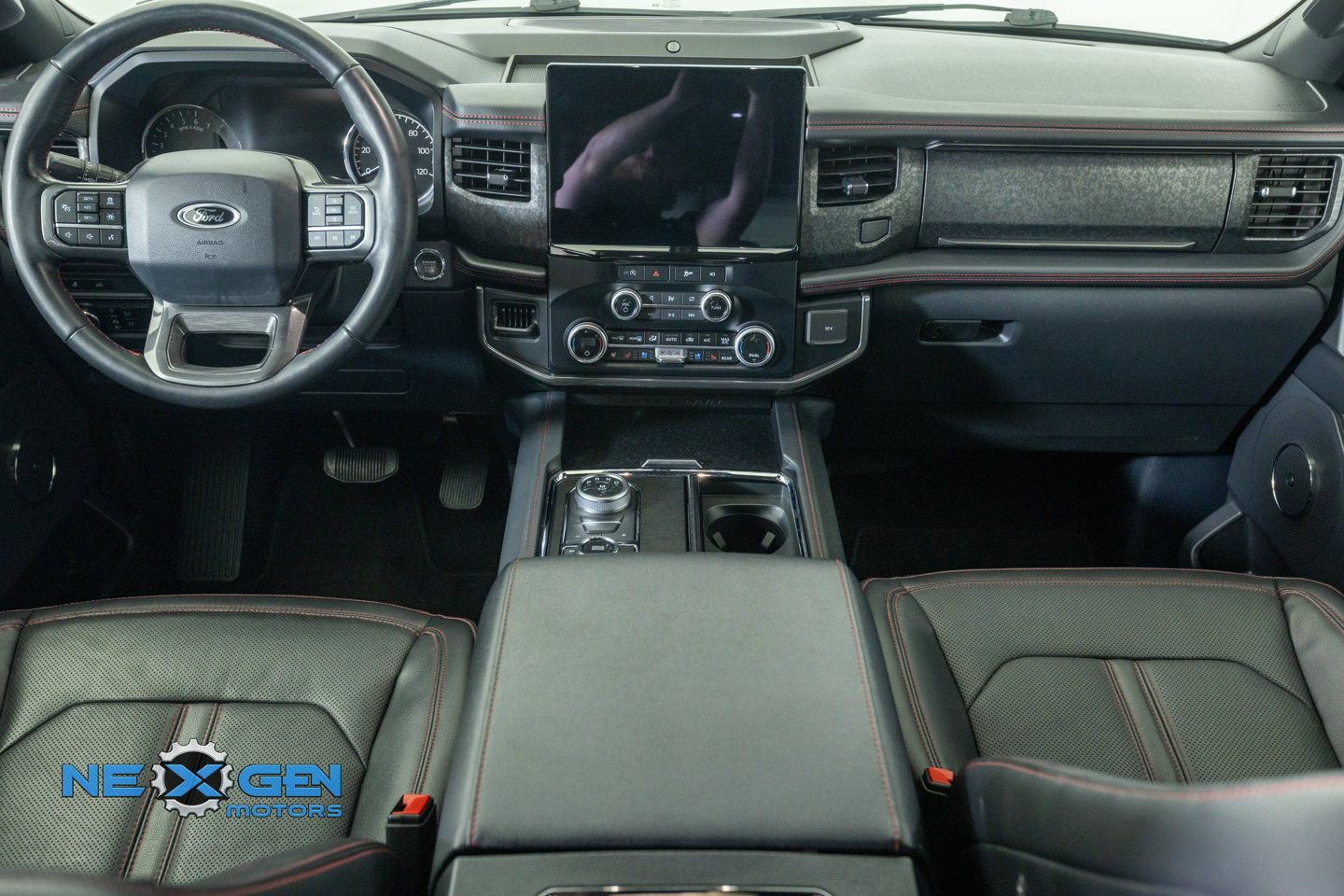 Used 2024 Ford Expedition Limited AWD/4WD image 34