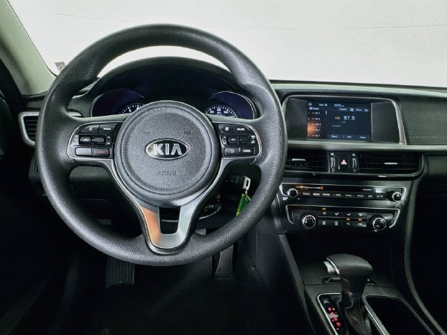 Used 2018 Kia Optima LX w/ 17" Alloy Wheels Package FWD image 10