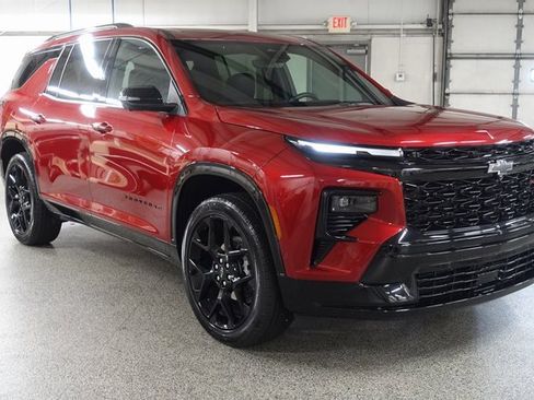 Used 2024 Chevrolet Traverse RS w/ LPO, Floor Liner Package image 1