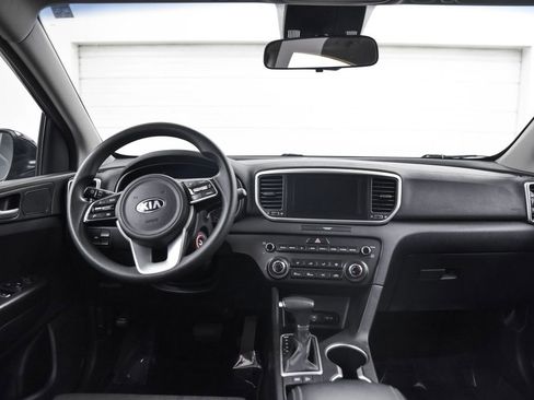 Used 2020 Kia Sportage LX image 24
