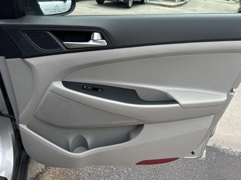 Used 2021 Hyundai Tucson Value FWD image 15