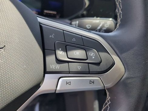 Certified 2022 Volkswagen Taos SE FWD image 28