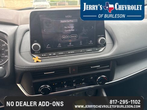 Used 2023 Nissan Rogue S FWD image 13