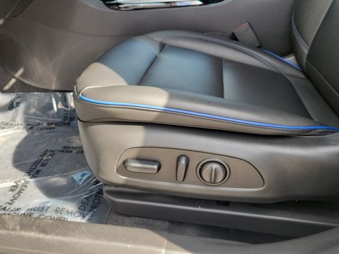 Used 2024 Buick Envista Sport Touring w/ Convenience I Package FWD image 12