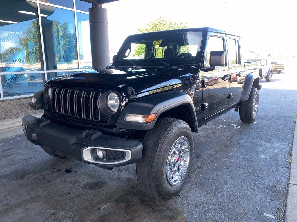 Used 2024 Jeep Gladiator Sport AWD/4WD image 3