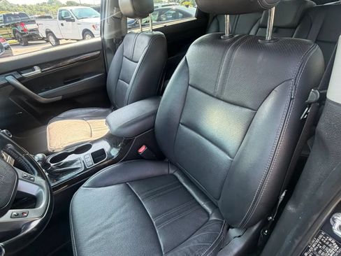Used 2014 Kia Sorento SX w/ 3rd Row Package AWD/4WD image 44