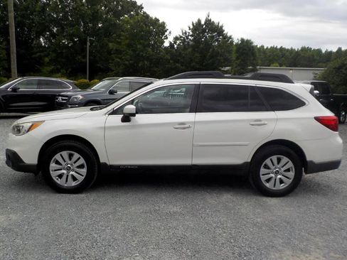 Used 2016 Subaru Outback 2.5i Premium image 2
