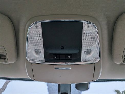 Used 2019 Jeep Grand Cherokee Laredo image 24