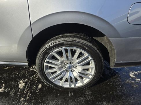 Used 2024 Ford Expedition Max Limited image 4