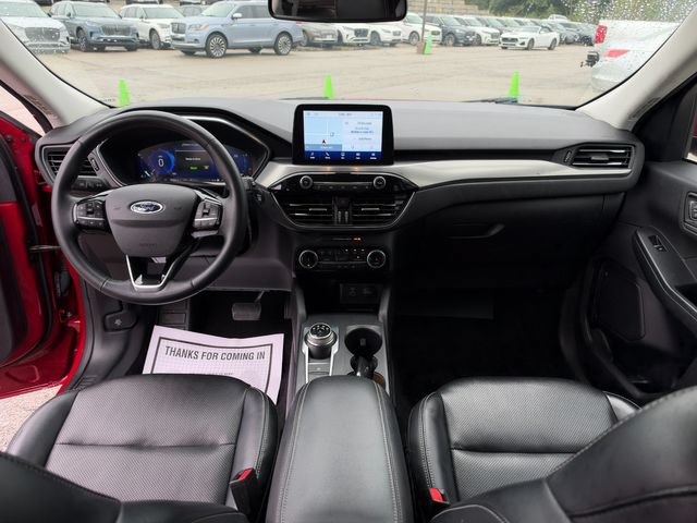 Used 2022 Ford Escape Titanium FWD image 16