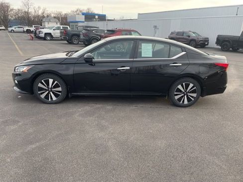 Used 2022 Nissan Altima 2.5 SV w/ SV Premium Package image 8