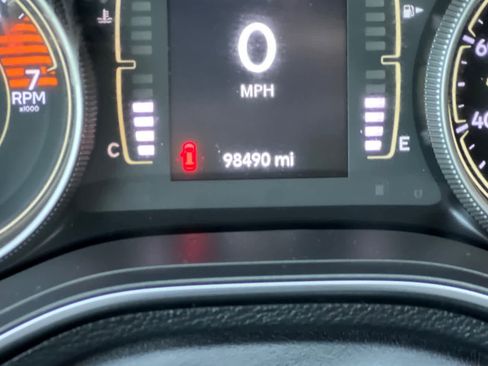 Used 2019 Jeep Cherokee Altitude image 24