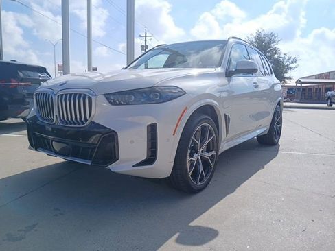 New 2026 BMW X5 xDrive50e image 3