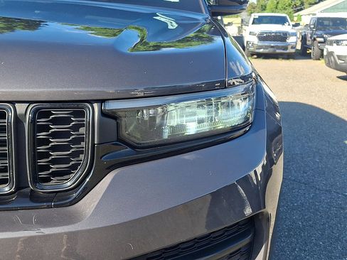Certified 2023 Jeep Grand Cherokee Altitude AWD/4WD image 34
