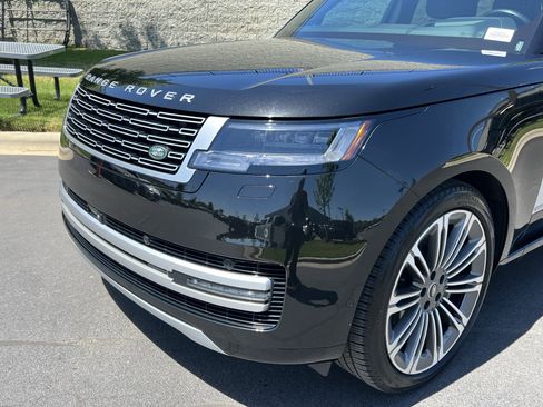 Certified 2024 Land Rover Range Rover Autobiography AWD/4WD image 11