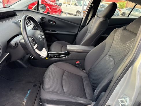 Used 2017 Toyota Prius Prime Plus image 7