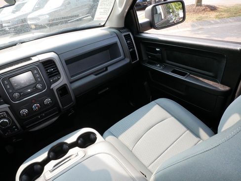 Used 2019 RAM 1500 Express w/ Express Value Package AWD/4WD image 11