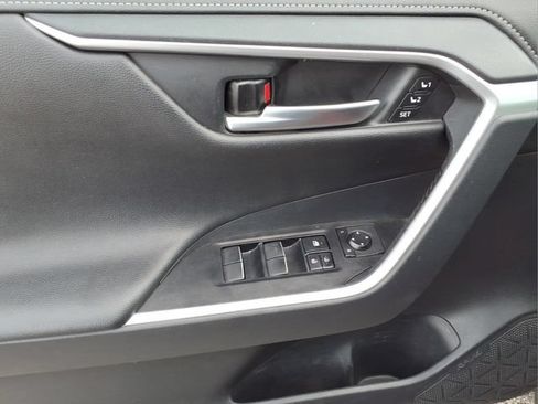 Used 2019 Toyota RAV4 Limited w/ Limited Grade Weather Package AWD/4WD image 8