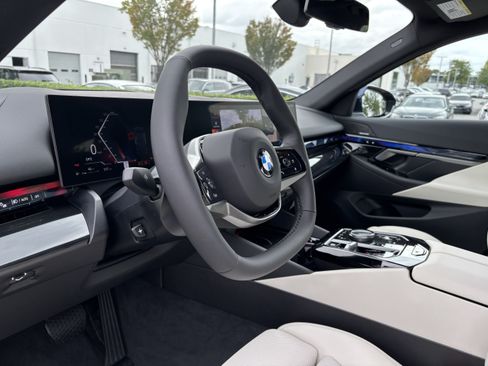 Used 2026 BMW 530i w/ Premium Package RWD image 16