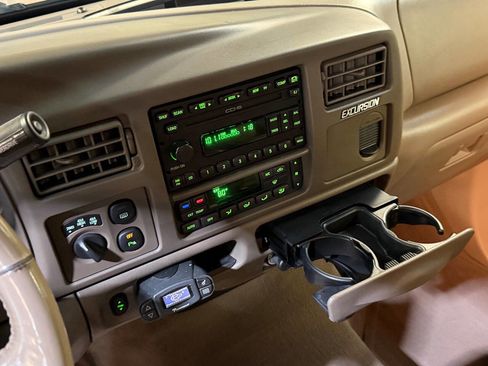 Used 2002 Ford Excursion Limited image 6