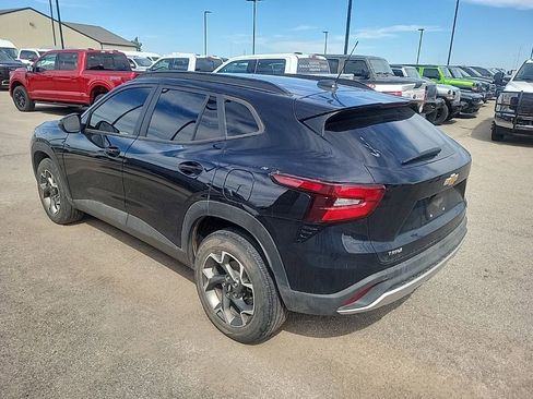Used 2024 Chevrolet Trax LT w/ Sunroof Package image 4