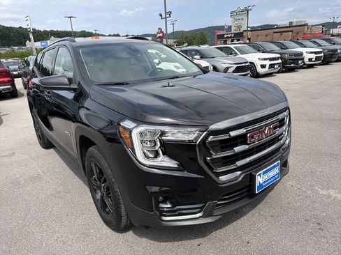 Used 2024 GMC Terrain AT4 w/ LPO, Floor Liner Package AWD/4WD image 3