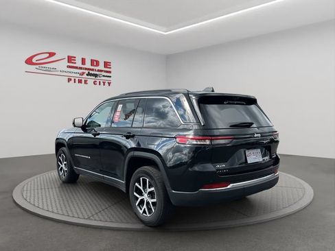 Used 2025 Jeep Grand Cherokee Limited w/ Luxury Tech Group II AWD/4WD image 7