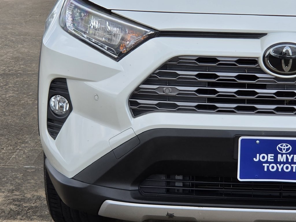 Used 2019 Toyota RAV4 Limited w/ Cold Weather Package AWD/4WD image 5
