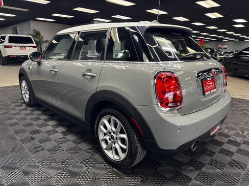 Used 2019 MINI Cooper 4-Door Hardtop w/ Premium Package image 9