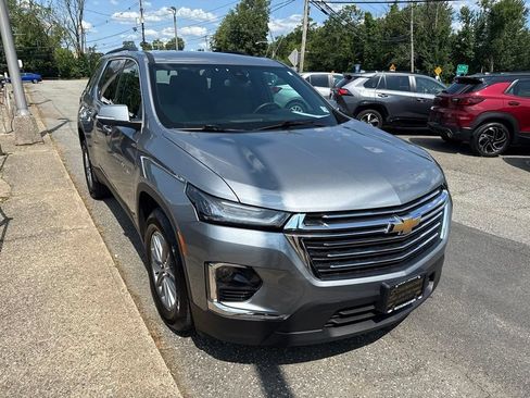 Used 2023 Chevrolet Traverse LT AWD/4WD image 3