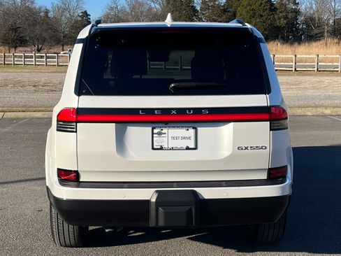 Used 2024 Lexus GX 550 w/ Accessory Package (Z1) image 6