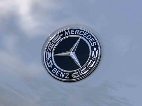 Used 2024 Mercedes-Benz GLE 350 4MATIC image 32