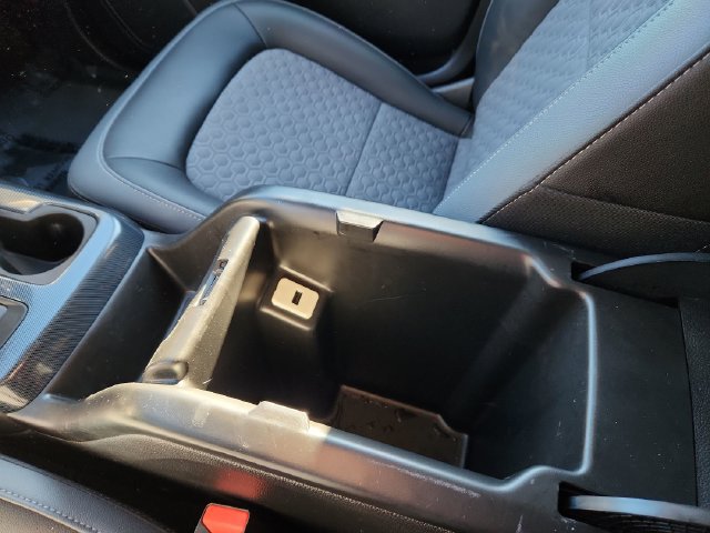 Used 2017 Chevrolet Colorado Z71 AWD/4WD image 46