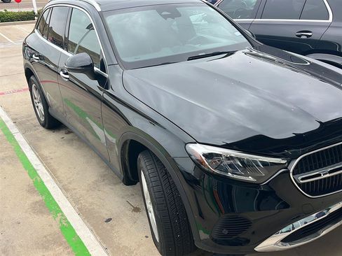 Used 2023 Mercedes-Benz GLC 300 4MATIC image 2