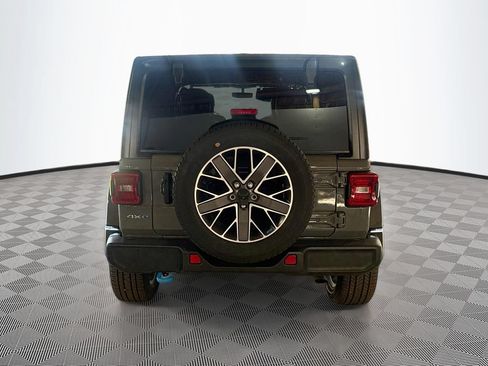 Used 2023 Jeep Wrangler Unlimited Sahara w/ Cold Weather Group AWD/4WD image 7