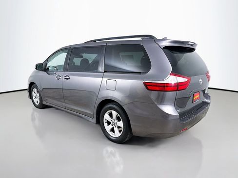 Used 2018 Toyota Sienna LE FWD image 6