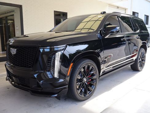 Used 2025 Cadillac Escalade V w/ LPO, ONYX Package AWD/4WD image 1