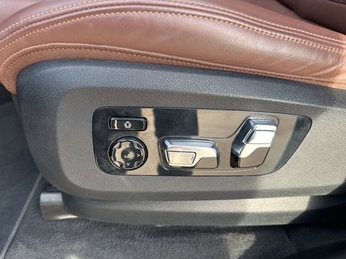 Used 2023 BMW X7 xDrive40i w/ M Sport Package image 13