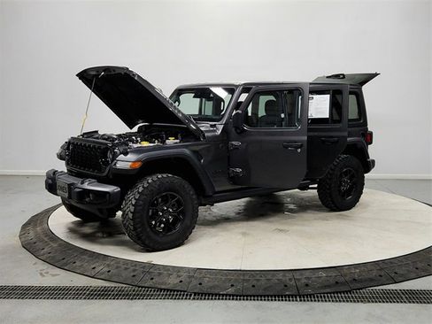 Used 2024 Jeep Wrangler Willys image 11